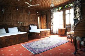 kohinoor Suite Houseboat