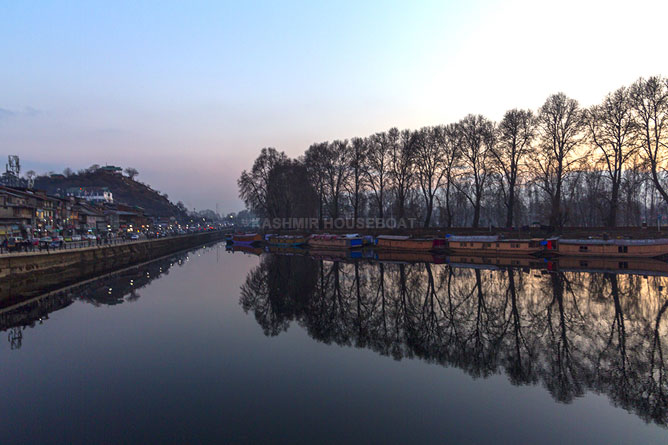 Chinar Bagh Dal